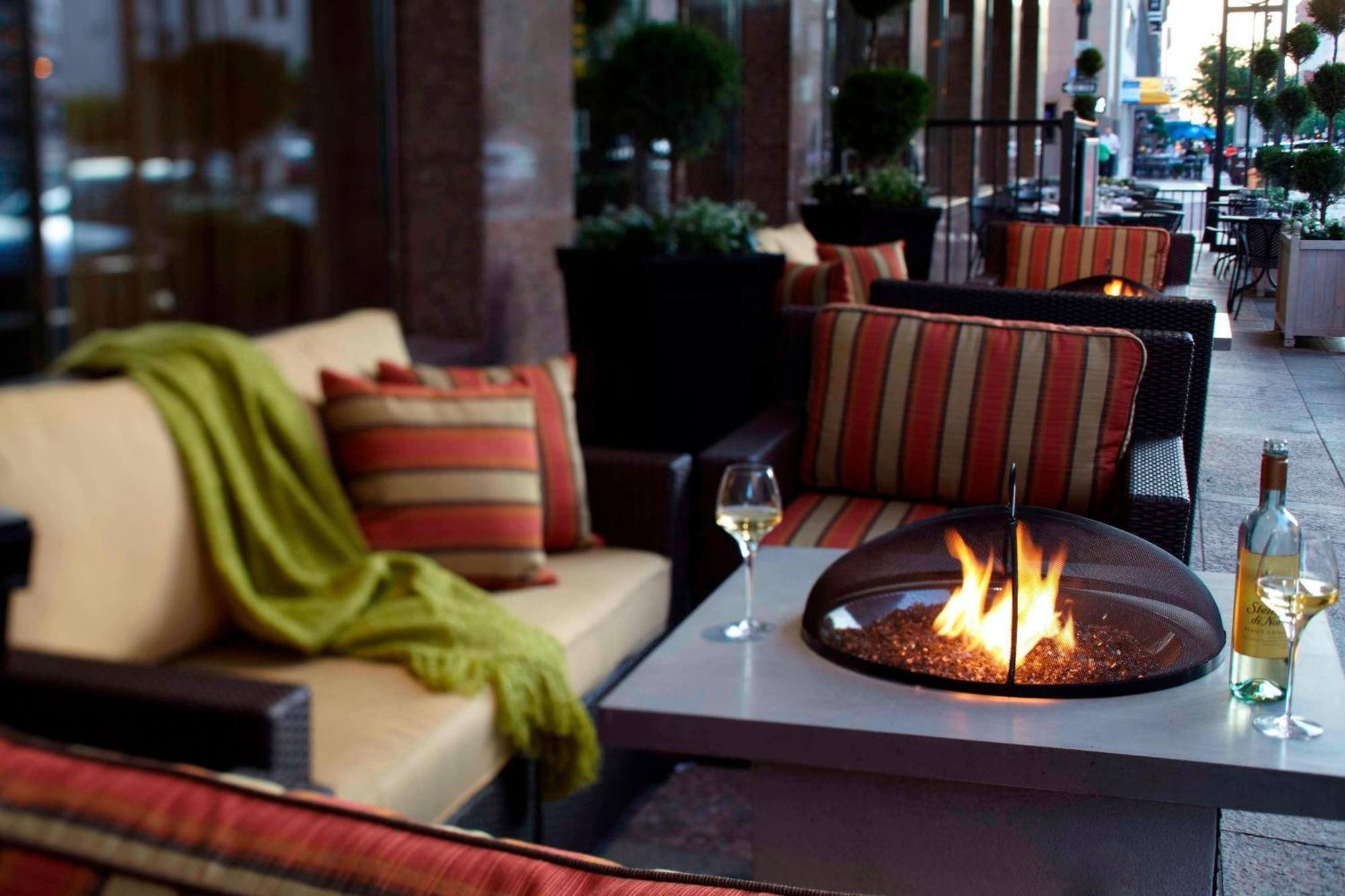 Renaissance Columbus Downtown Hotel Exteriör bild
